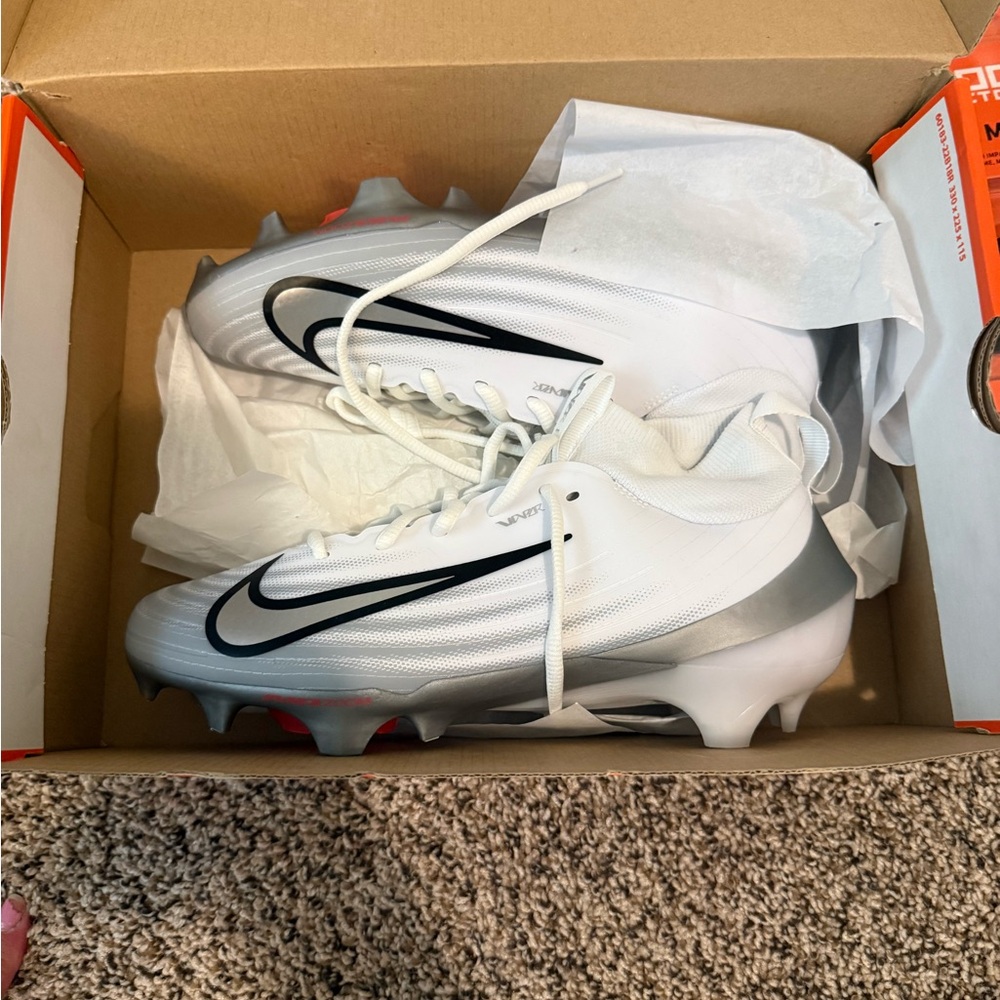Nike White, Black, Silver Football Cleats with Black Swoosh
